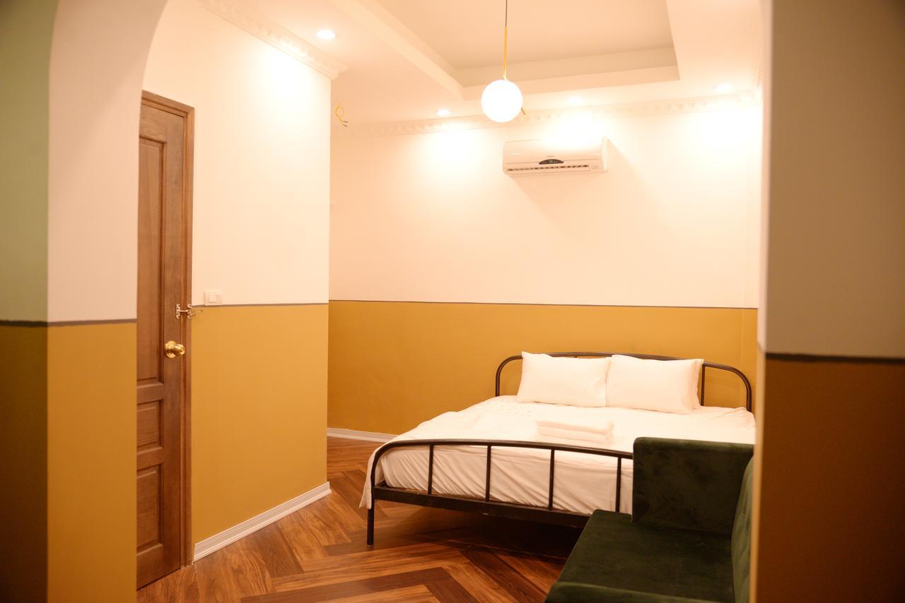 Chloe & Leo Boutique Homestay Ханой Экстерьер фото